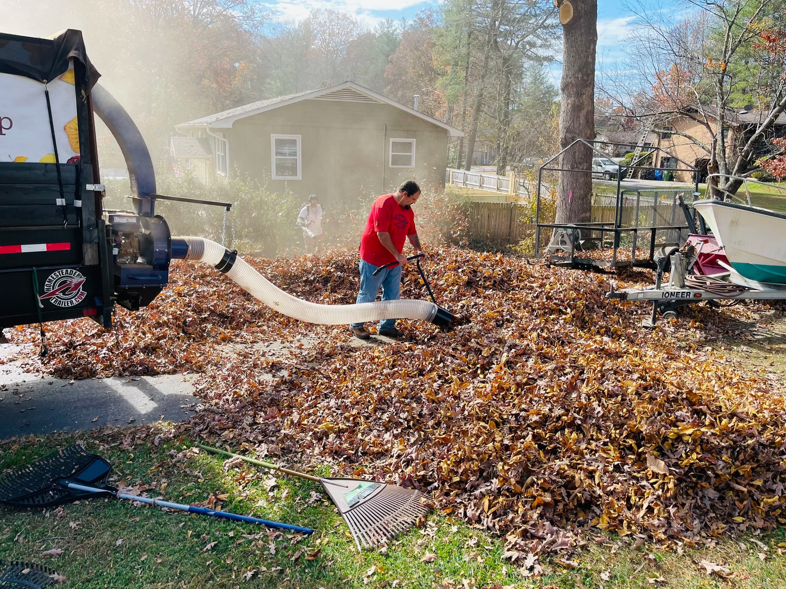 Leaf Removal Services in Smithfield, VA